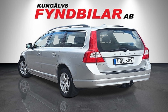 Volvo V70 2 of 6