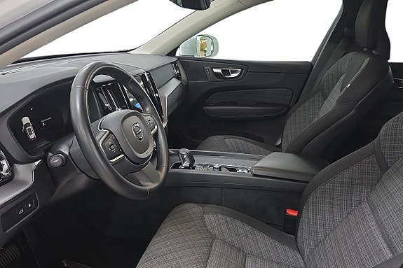 Volvo XC60 11 of 30
