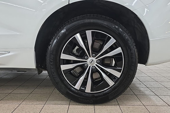Volvo XC60 17 of 30