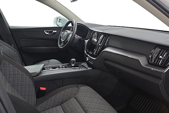Volvo XC60 14 of 30