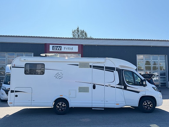 Knaus Sky Ti 700 MEG -låga långbäddar-Alde-Nyservad-Efterfrågad modell! 2 of 19