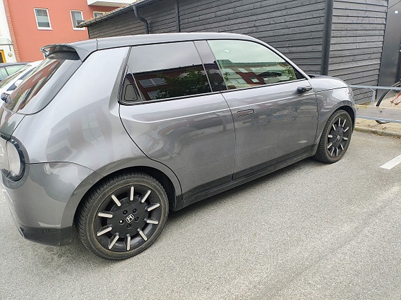 Honda e 7 of 13