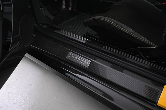 Ferrari 430 Scuderia 20 of 23
