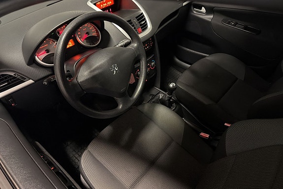Peugeot 207 11 of 13