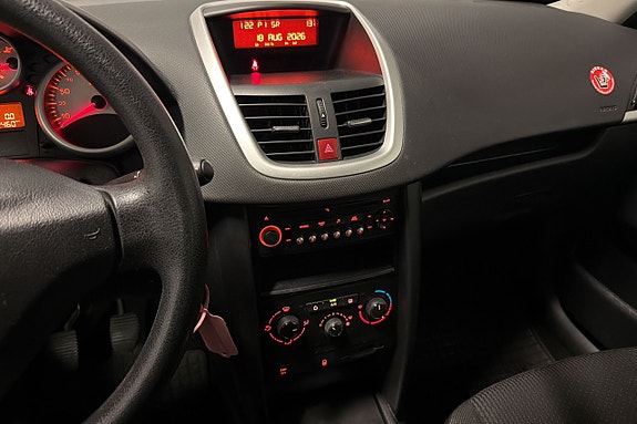 Peugeot 207 9 of 13