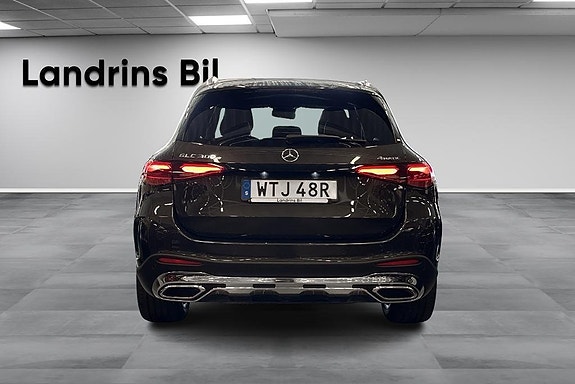 Mercedes-Benz GLC300 e 5 of 17