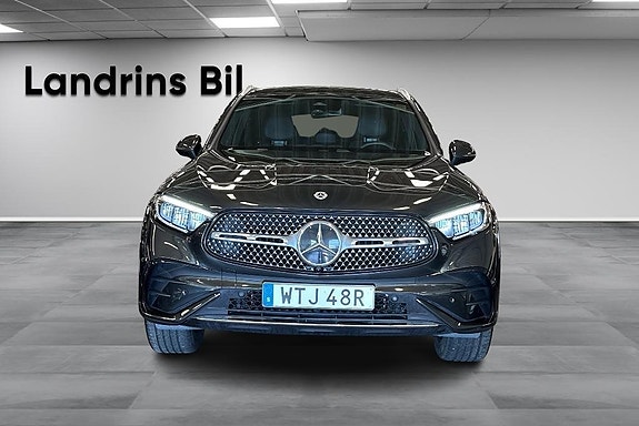 Mercedes-Benz GLC300 e 2 of 17