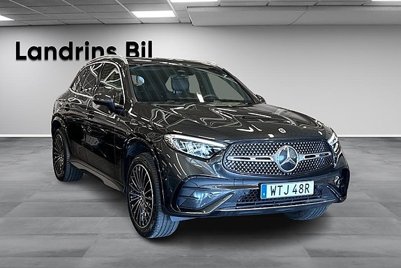 Mercedes-Benz GLC300 e 3 of 17