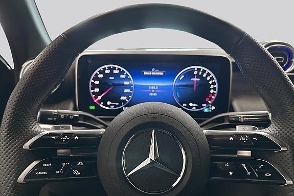 Mercedes-Benz GLC300 e 10 of 17