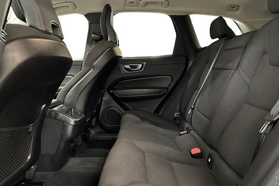 Volvo XC60 14 of 29