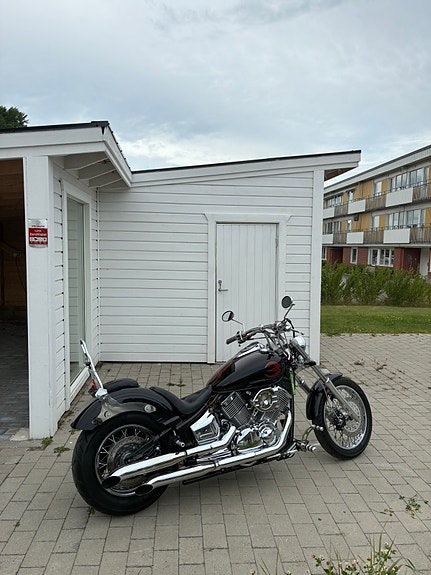 Yamaha XVS1100A 2 of 5