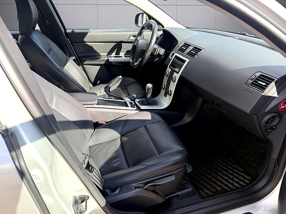 Volvo V50 10 of 13