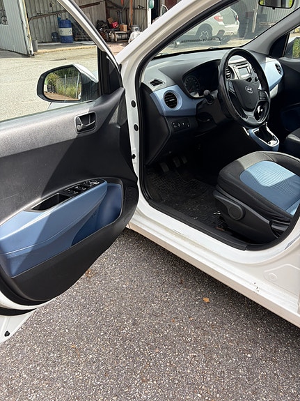Hyundai i10 5 of 17