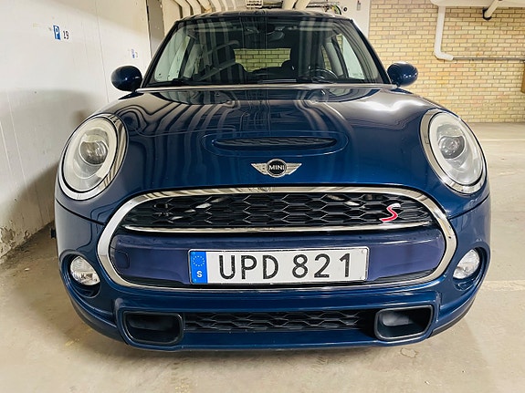 MINI Cooper S 4 of 16