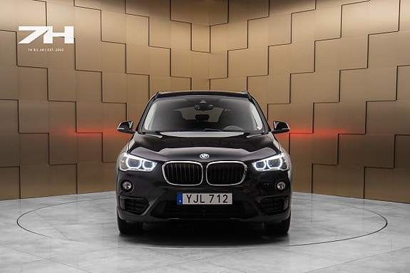 BMW X1 8 of 17