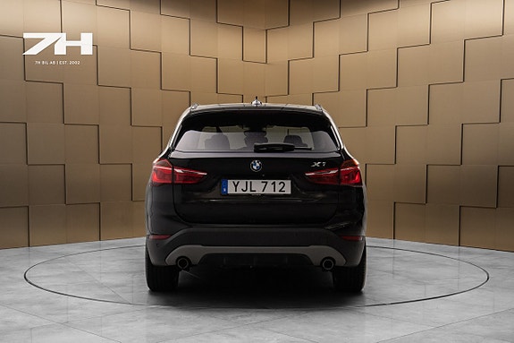 BMW X1 4 of 17