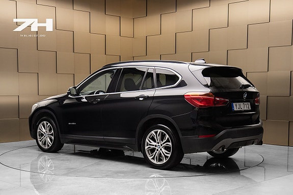BMW X1 3 of 17