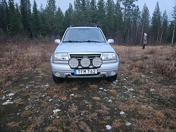 Suzuki Grand Vitara 3 of 14