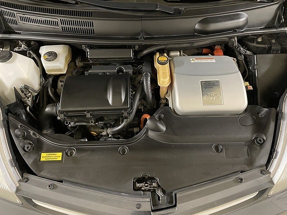 Toyota Prius 14 of 20