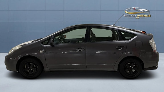 Toyota Prius 2 of 20