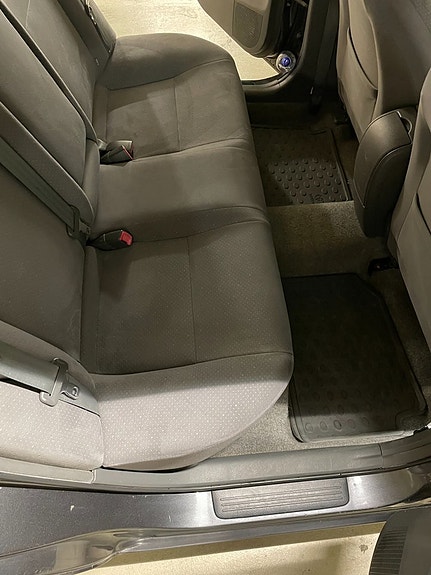 Toyota Prius 13 of 20