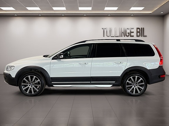 Volvo XC70 2 of 24