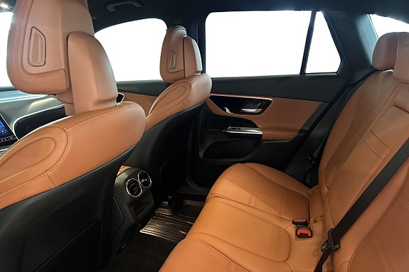 Mercedes-Benz GLC300 e 10 of 11