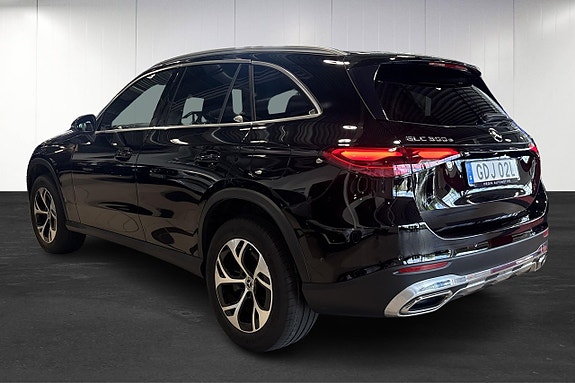 Mercedes-Benz GLC300 e 3 of 11