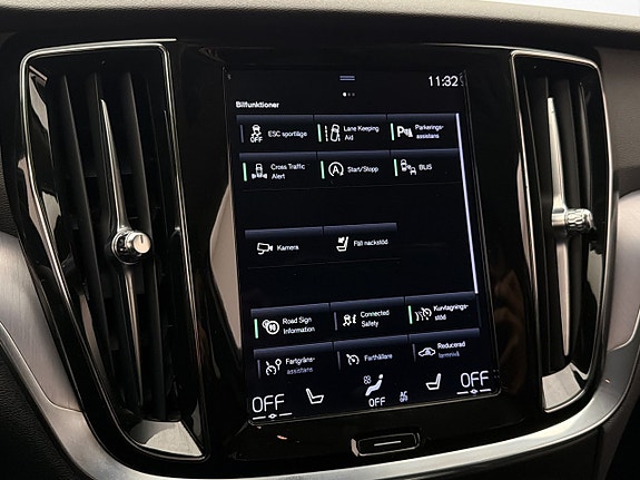 Volvo V60 Cross Country 27 of 30