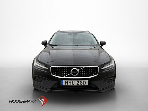 Volvo V60 Cross Country 2 of 30
