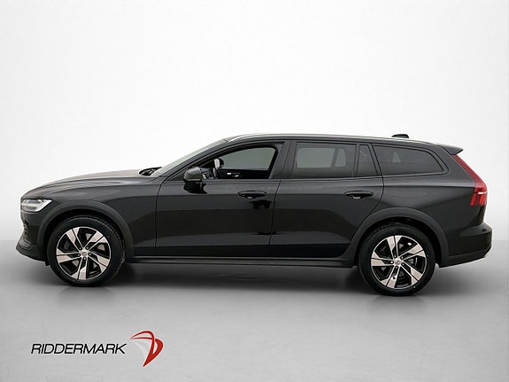 Volvo V60 Cross Country 4 of 30