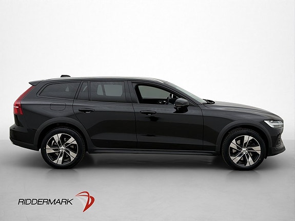 Volvo V60 Cross Country 9 of 30