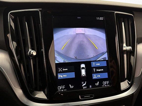 Volvo V60 Cross Country 25 of 30
