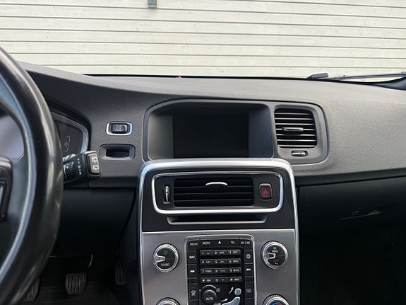 Volvo V60 9 of 15