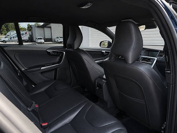 Volvo V60 14 of 15