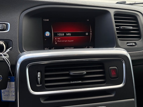 Volvo V60 10 of 15