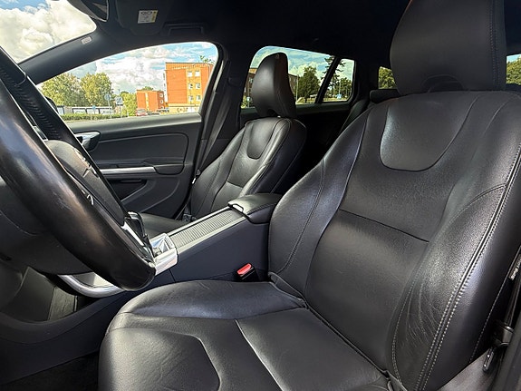 Volvo V60 13 of 15