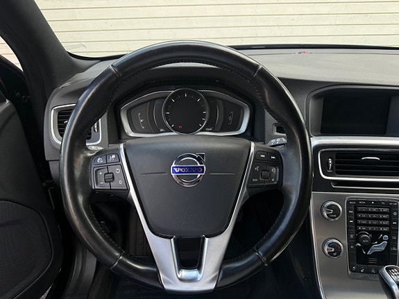 Volvo V60 8 of 15