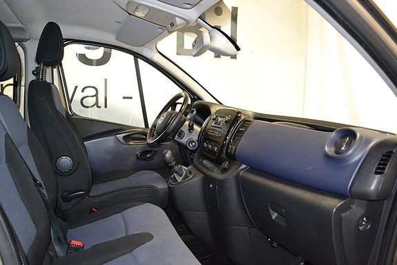 Opel Vivaro 9 of 14