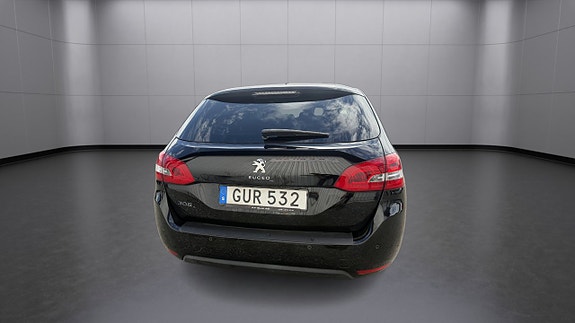 Peugeot 308 SW 11 of 19