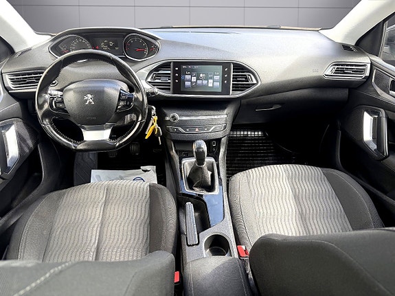 Peugeot 308 SW 14 of 19