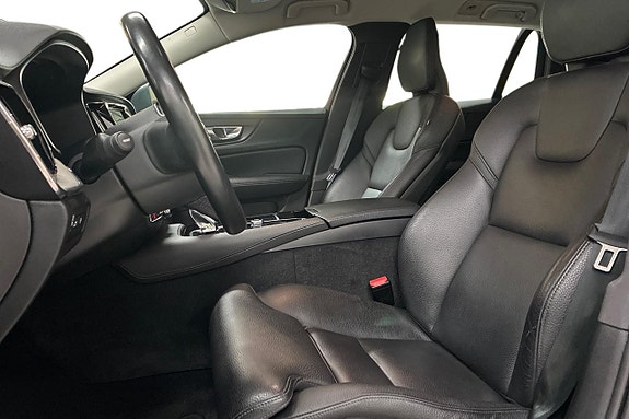 Volvo V60 13 of 30