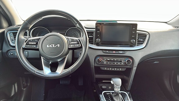 Kia Ceed 4 of 12