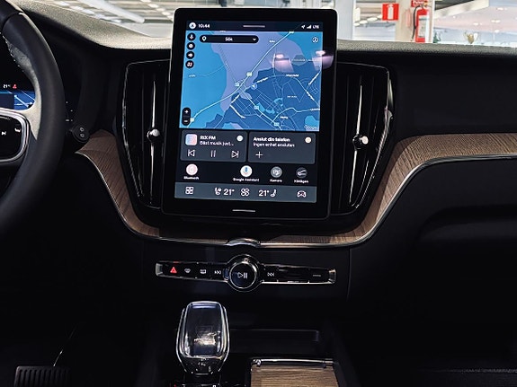 Volvo XC60 12 of 25