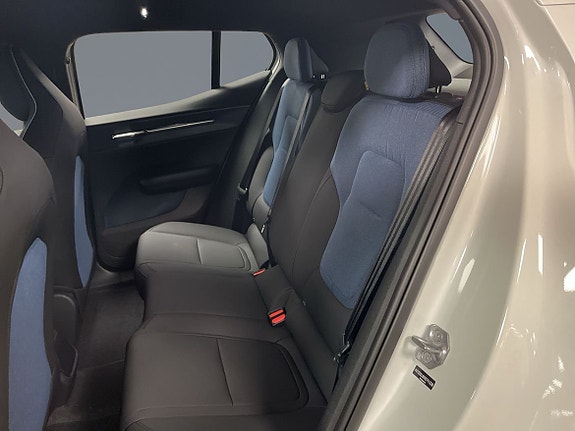 Volvo EX30 7 of 14