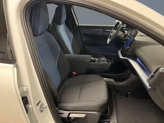 Volvo EX30 6 of 14