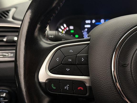 Jeep Compass 16 of 30