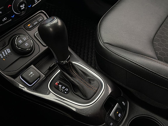 Jeep Compass 25 of 30