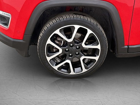 Jeep Compass 28 of 30