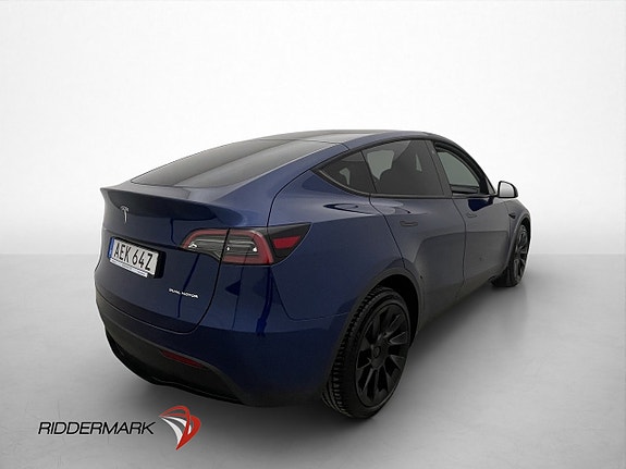 Tesla Model Y 9 of 30